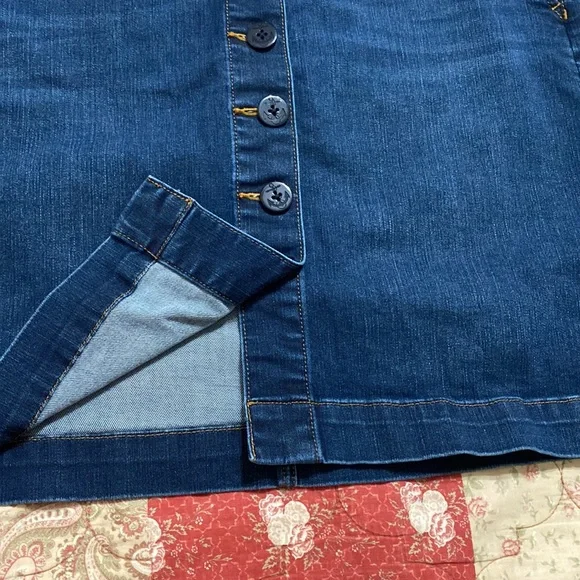 Talbots Anchor Button Skirt - Picture 4 of 7